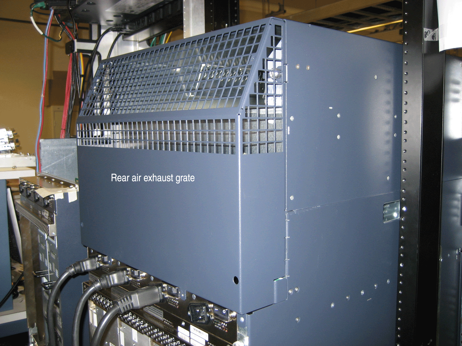 Extended Cable Manager (Rear View)